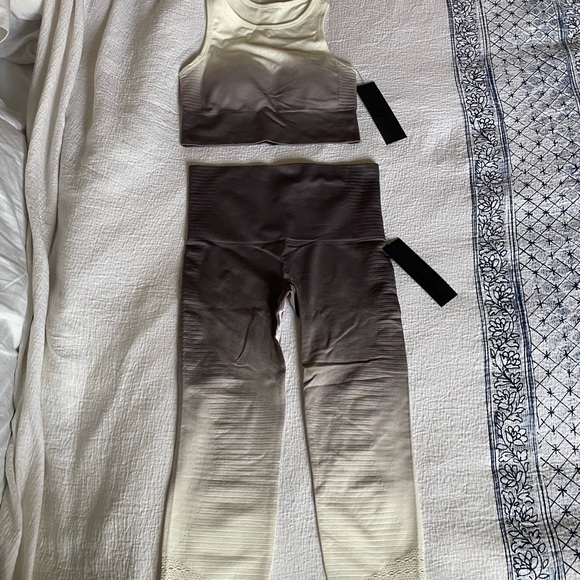 Seamless activewear set - Picture 3 of 7